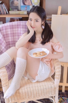 办公室双腿打开揉弄高潮淑芬